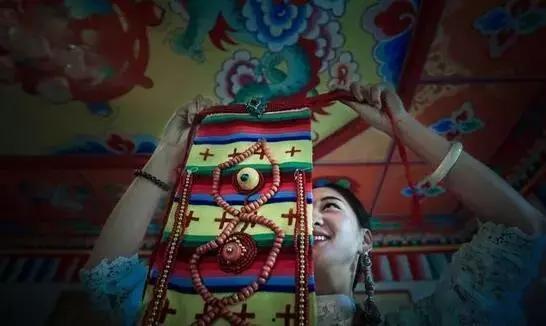 藏族的成人礼视频,青春蜕变，传承千年文化仪式